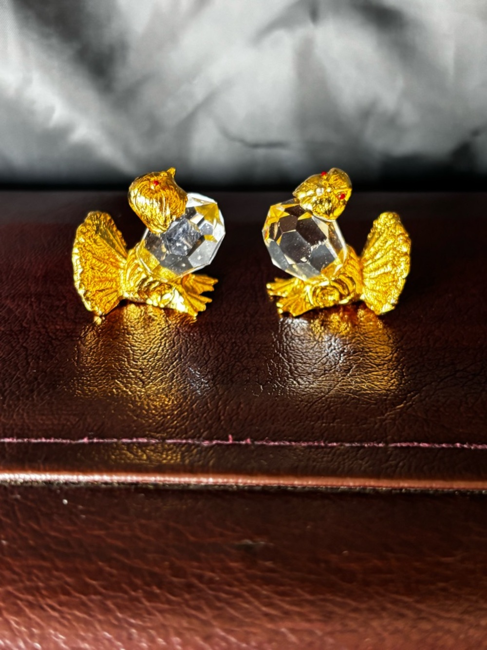 Lencia Star Collection 2 Hen Gold Rare . Collectable Swarovski like Crystal's